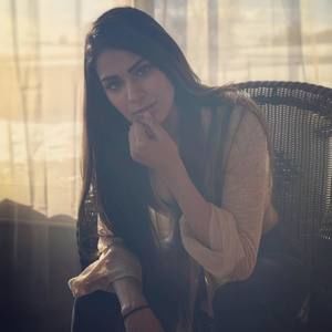 Meet your Posher, Dania